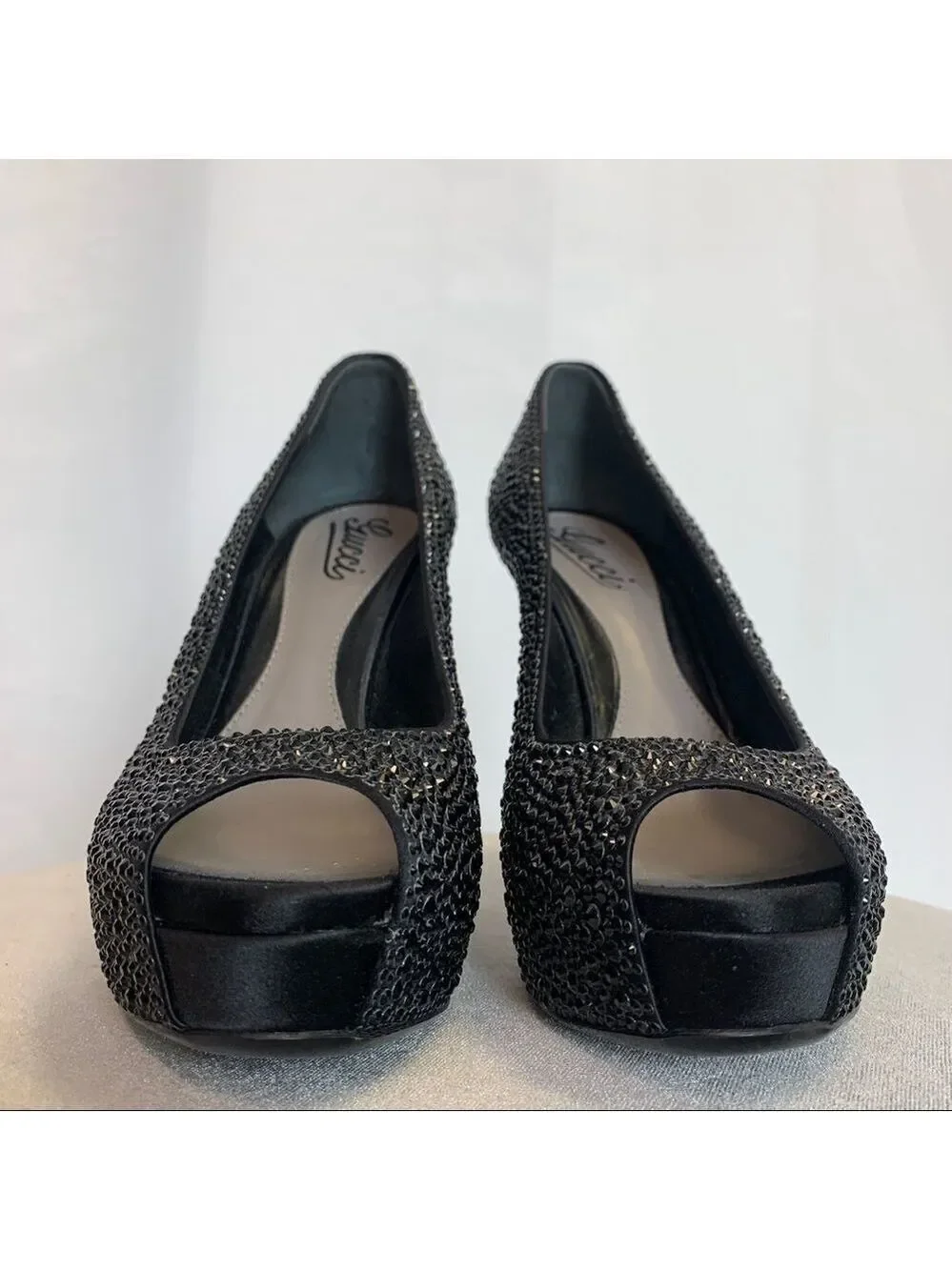 Gucci Black Satin Strass Embroidered Sofia Etoile Peep Toe Pumps Size 37.5 🔥
